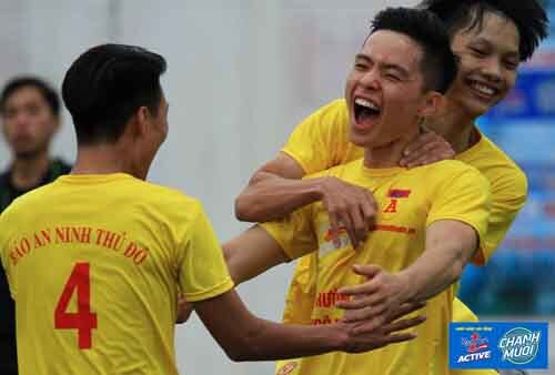 8 đội mạnh vào tứ kết Giải bóng đá học sinh THPT Hà Nội tranh Cup Number 1 Active
