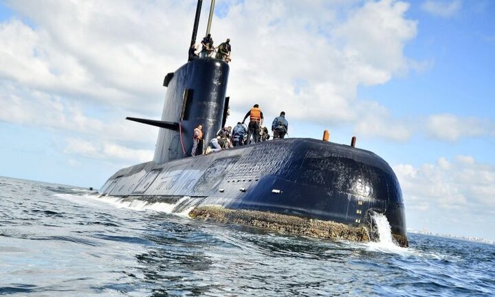 Tàu ngầm Argentina mất tích có thể sắp hết oxy