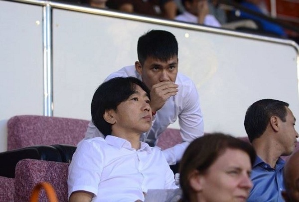 HLV Miura sắp 'chốt' hợp đồng khủng với đội bóng của Công Vinh