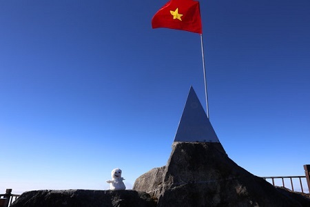 Fansipan xuất hiện sương muối, băng tuyết