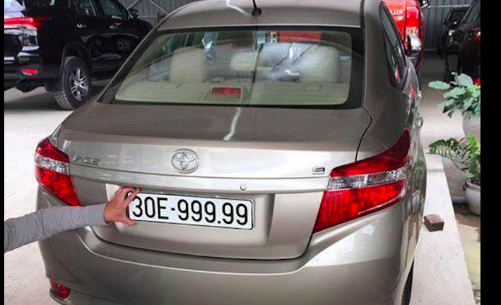 Cục CSGT lên tiếng vụ 2 ô tô trùng biển 999.99