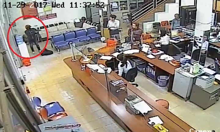Video: Người đàn ông nổ súng cướp ngân hàng ở Đắk Lắk