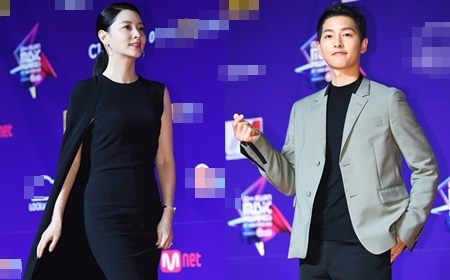 Thảm đỏ MAMA 2017: Lee Young Ae, Song Joong Ki - xứng danh 