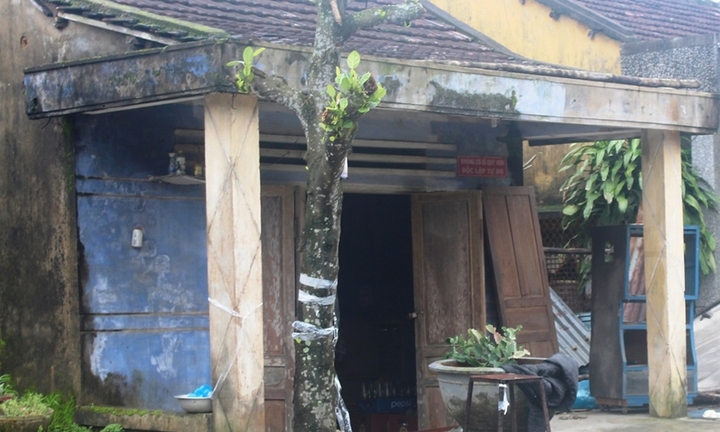 Điều tra vụ cụ bà 85 tuổi chết trong tư thế treo cổ ở nhà hoang