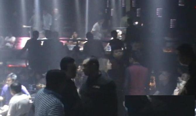 Đột kích bar Las Vegas, phát hiện gần 200