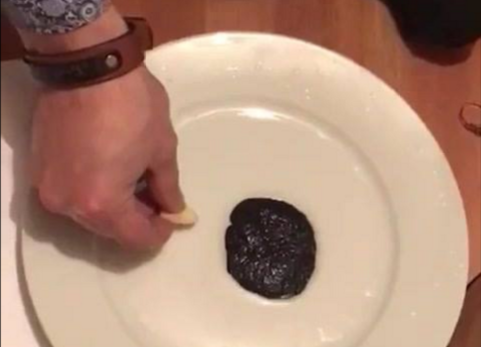 Thực hư video tế bào ung thư gặp vàng thì tiến gần, gặp tỏi thì đẩy đi