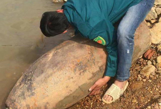 Hoảng hốt phát hiện quả bom 