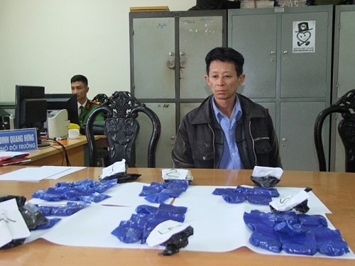 Bắt đối tượng vận chuyển gần 8.000 viên ma túy tổng hợp