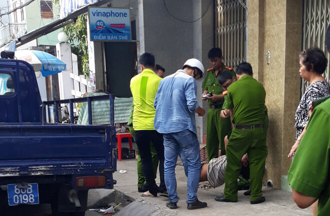 Khống chế thanh niên nghi 