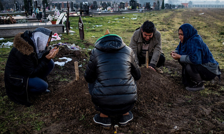 Hành trình định mệnh hướng tới London của em bé Afghanistan