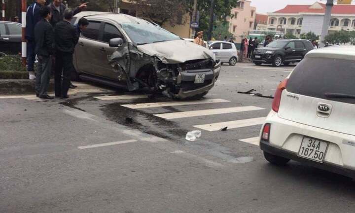 Tai nạn giao thông liên hoàn ở Hải Dương khiến 4 người thương vong