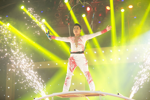 Gia đình ảo thuật gia Hoàng Khang – Thanh Tuyền đoạt Quán quân “Kỳ tài lộ diện” năm 2017