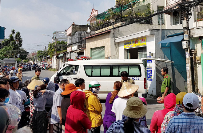 Hàng xóm bàng hoàng khi 3 người trong 1 gia đình chết bất thường ở Sài Gòn