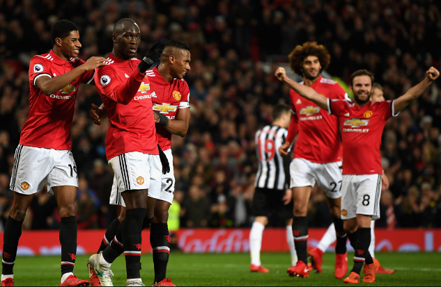 Lukaku nổ súng, Man Utd tiếp tục bám đuổi Man City