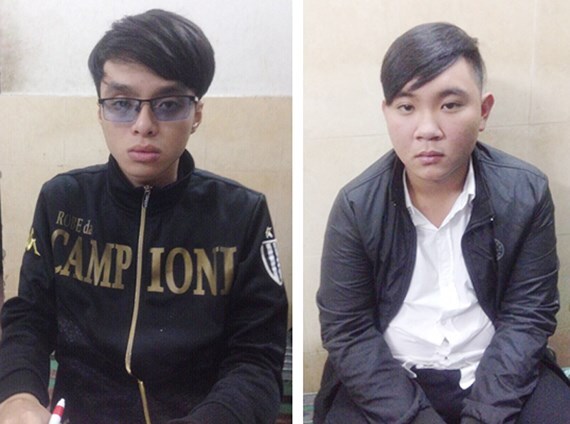 Hai thanh niên mang dao, súng phòng thân vì thường đi đòi nợ
