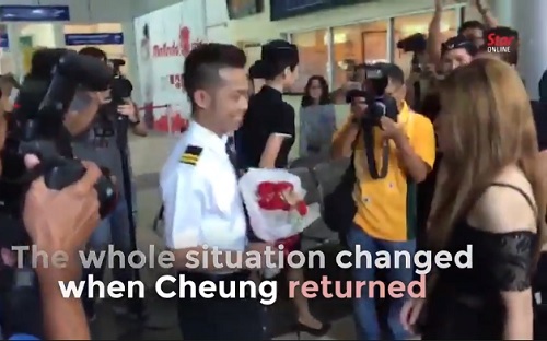 Màn cầu hôn bất ngờ ở sân bay