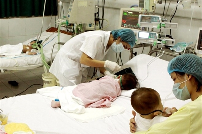 Bắt tạm giam y sĩ làm hàng loạt trẻ mắc bệnh sùi mào gà