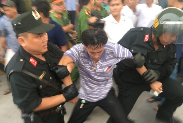 Công an tiếp tục mời tài xế phản đối trạm BOT Cai Lậy lên làm việc