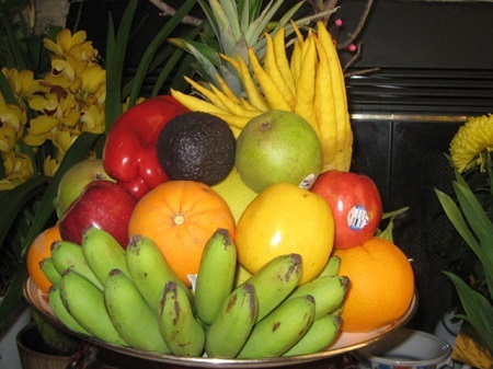 Cách bày mâm ngũ quả ngày Tết theo phong thủy để may mắn cả năm