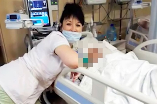 Giật mình nhân viên y tế khoe ảnh phản cảm trong phòng mổ
