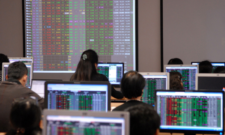 Chứng khoán sáng 3/1: VN-Index vượt 1.000 điểm