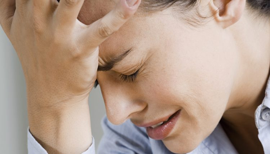 Đau khổ vì đi đâu cũng phải dùng tóc giả