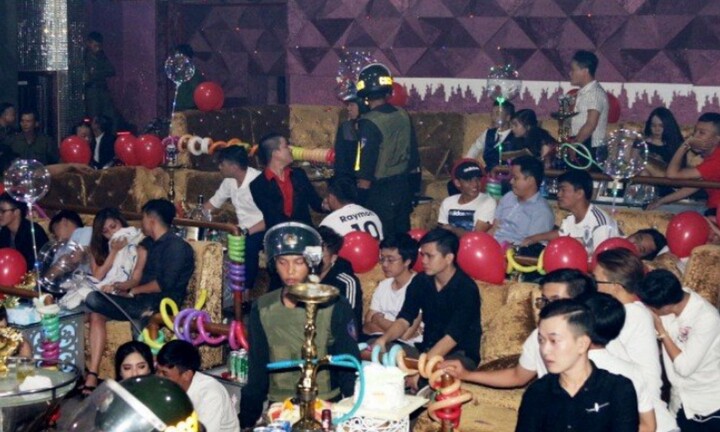 “Cậu ấm, cô chiêu