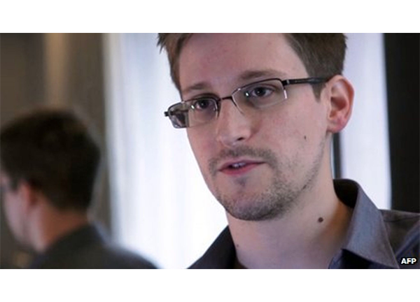 Cuộc sống bí ẩn của “kẻ phản bội nước Mỹ” khi tiết lộ bí mật quốc gia