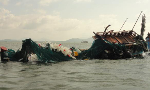 Va chạm tàu trên biển Hoa Đông, hơn 30 người mất tích