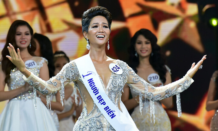 Cận cảnh vẻ nóng bỏng của Tân Hoa hậu Hoàn vũ H'hen Niê