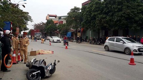 Va chạm với xe khách, người đàn ông tử vong tại chỗ
