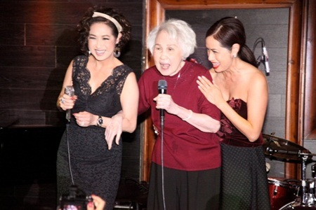 Ý Lan: “Mẹ Thái Thanh khó có cơ hội tái ngộ khán giả quê nhà”