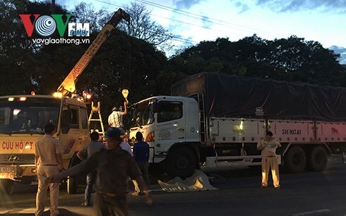 Tai nạn giao thông, nữ công nhân tử vong dưới gầm xe tải