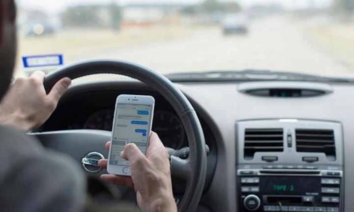Đề xuất cấm dùng điện thoại khi lái xe ô tô