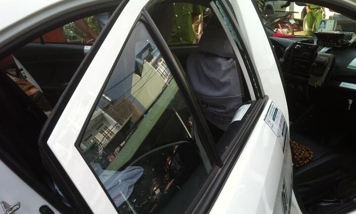 Truy bắt 2 đối tượng khống chế tài xế taxi, cướp điện thoại