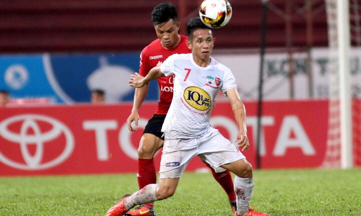 Tuyển thủ Hồng Duy của U23 Việt Nam thích đắp mặt nạ giấy và bán son trên instagram 