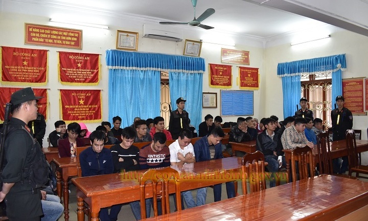 Bắt 38 đối tượng đang sát phạt tại khu nghỉ dưỡng Tam Cốc Homestay