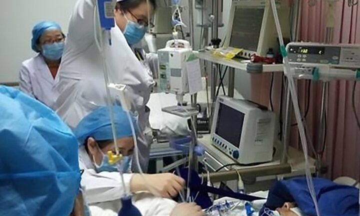 Bác sĩ qua đời sau khi thức thâu đêm điều trị cho 40 bệnh nhân