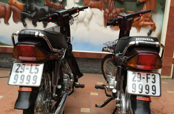 Những chiếc Honda Dream mang biển tứ quý