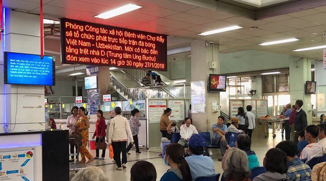 Bệnh viện lắp 4 tivi, lập chốt cấp cứu phục vụ bệnh nhân cổ vũ U23 Việt Nam