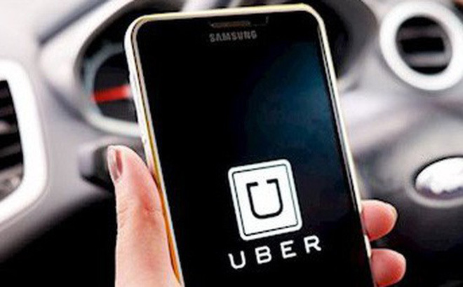 Thu nhập của lái xe Uber giảm hơn 30% do Uber tăng chiết khấu