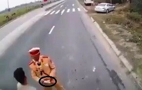 Vụ CSGT dẫm lên vật nghi là tiền: Công an Hà Nam chính thức thông tin