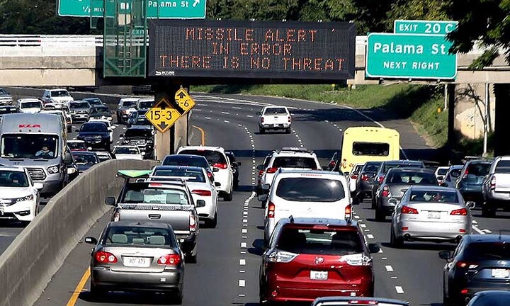 Báo động nhầm tấn công tên lửa, hai quan chức cấp cao Mỹ từ chức