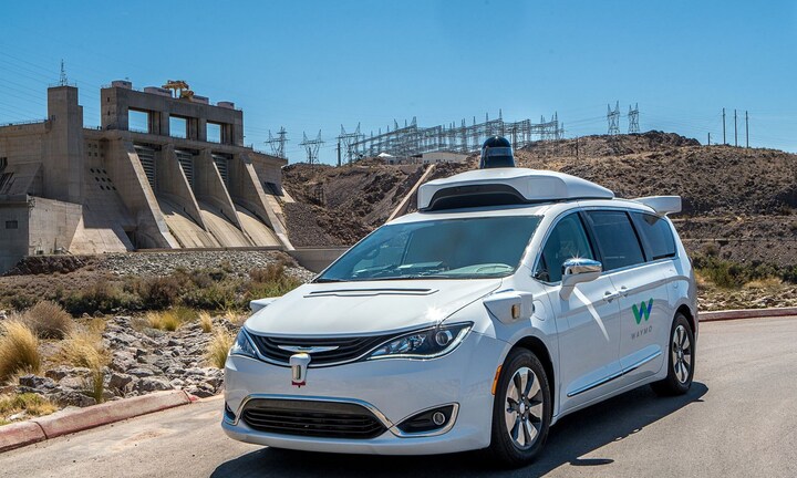 Google đặt mua hàng nghìn xe Chrysler để thử nghiệm công nghệ xe tự lái