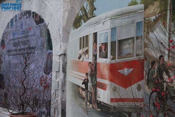 Ngắm vẻ đẹp khó cưỡng của phố bích họa Phùng Hưng vừa hoàn thiện