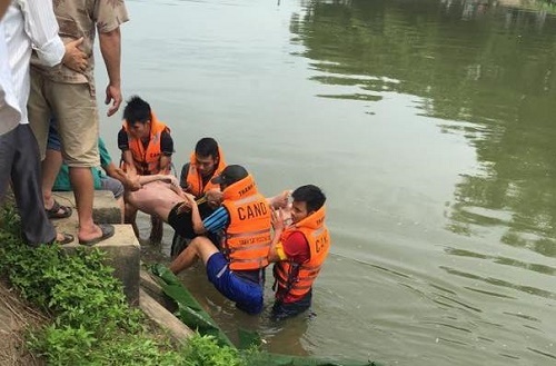 4 người trong gia đình chết đuối dưới ao cá khi về quê tảo mộ