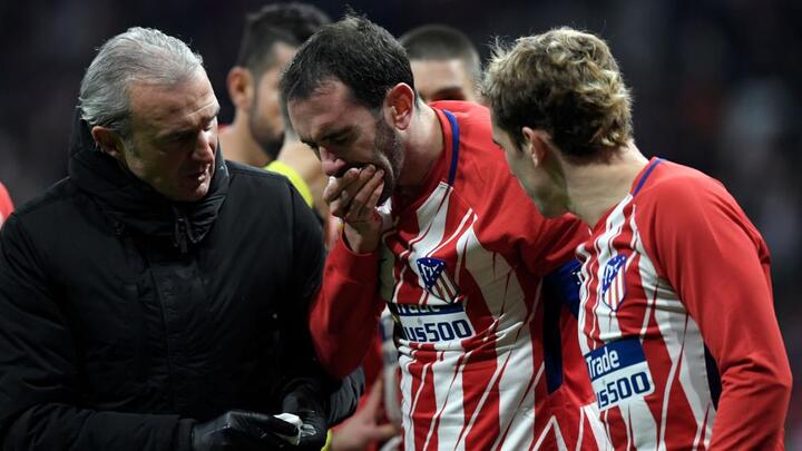 Chiến thắng Valencia, cầu thủ Atletico Madrid gãy răng vì va chạm