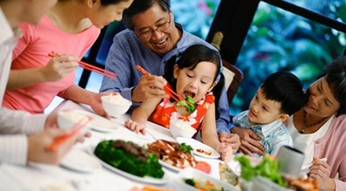 Xử lý tại nhà khi bị ngộ độc thực phẩm ngày Tết