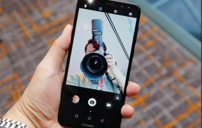 Những smartphone tầm trung được đánh giá là chụp selfie tốt nhất