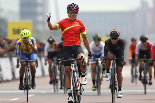 Nguyễn Thị Thật giành HCV châu lục đầu tiên trong lịch sử làng xe đạp nữ Việt Nam